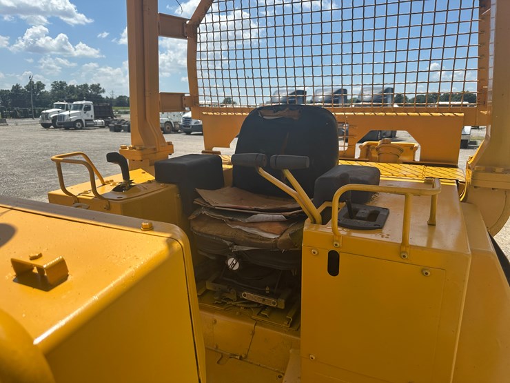 caterpillar-d4h-image-57