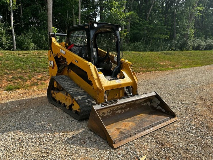 2020-caterpillar-259d3-image-8