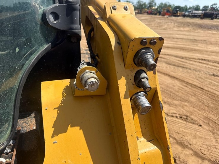 caterpillar-259d-image-18
