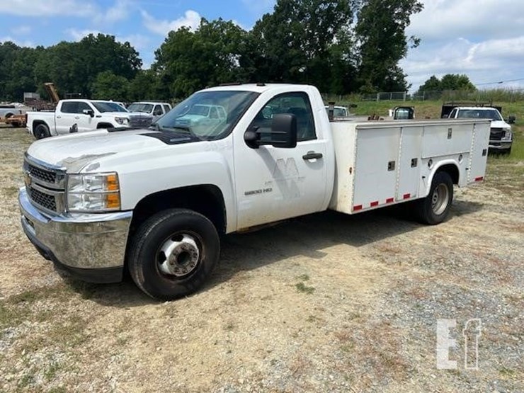 2012-chevrolet-silverado-3500hd-image-1