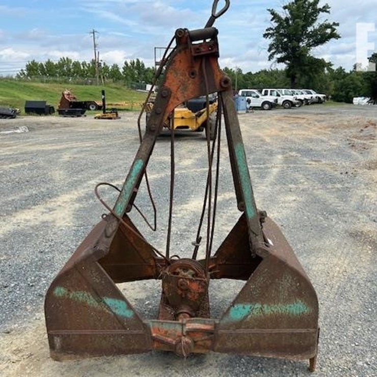 DRAGLINE CLAM SHELL BUCKET