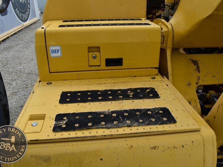 2015-komatsu-pc360-lc-11-image-47