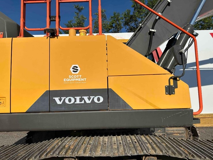 2019-volvo-ec350-excavator-image-12