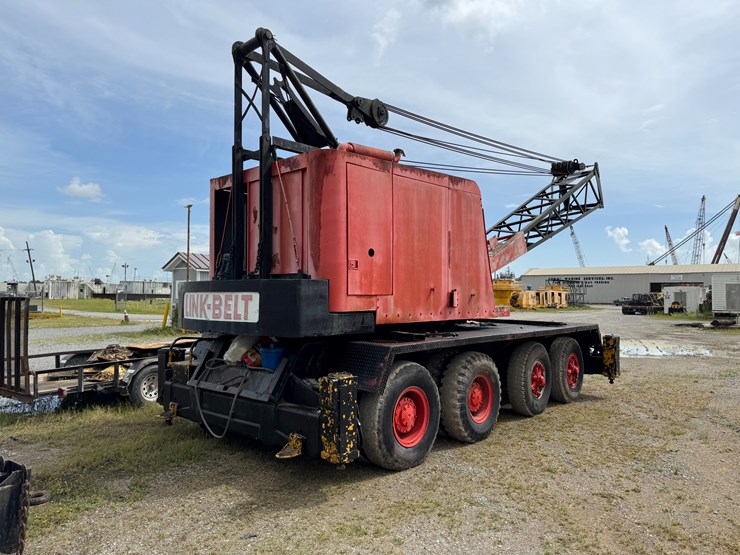 #1-•-30-ton-capacity-rubber-tire-truck-crane-|-3-71-detroit-dsl-engine-image-2