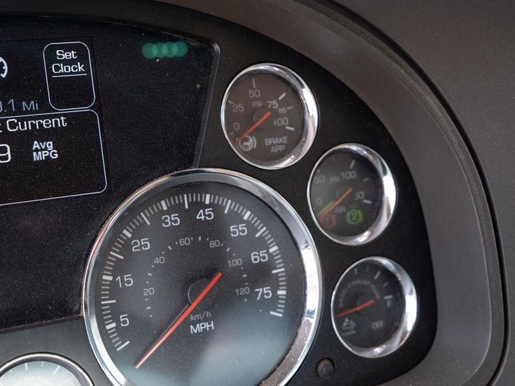 2018-kenworth-t880-image-115