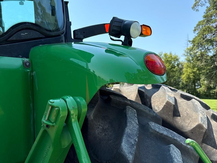 2013-john-deere-8260r-image-60