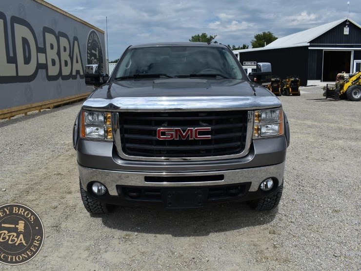 2007-gmc-sierra-2500-image-32