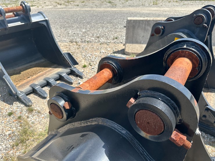#83-•-unused-thor-320-42"-excavator-bucket-inv#:-24631-image-11
