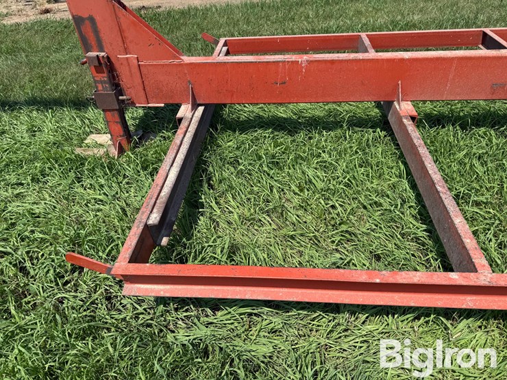 harvest-hand-s/a-gooseneck-round-bale-hay-trailer-image-13