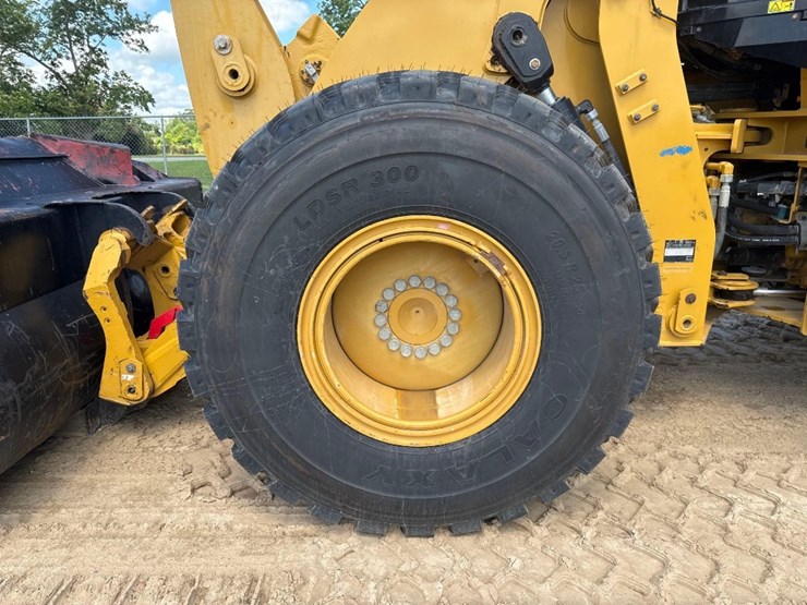 2019-caterpillar-930m-image-10