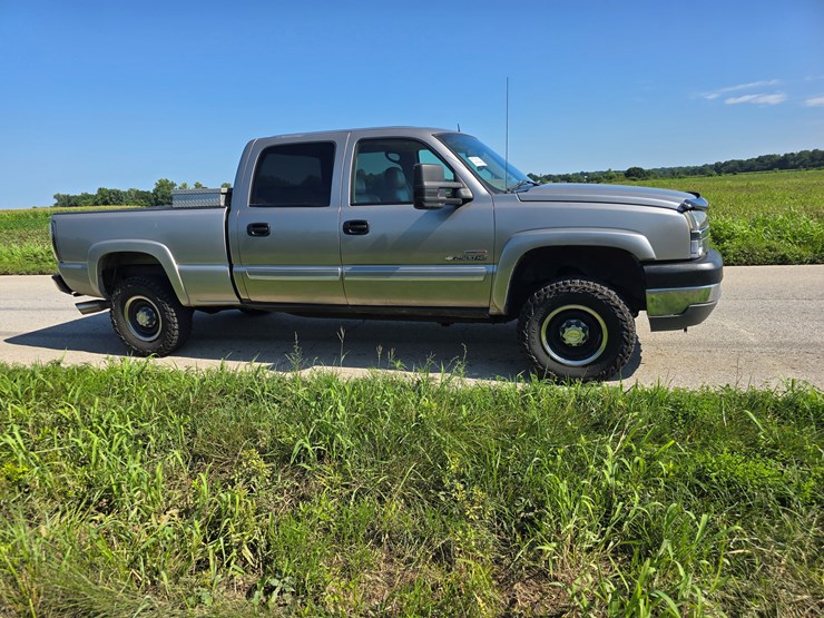 2003-chevrolet-2500-image-40