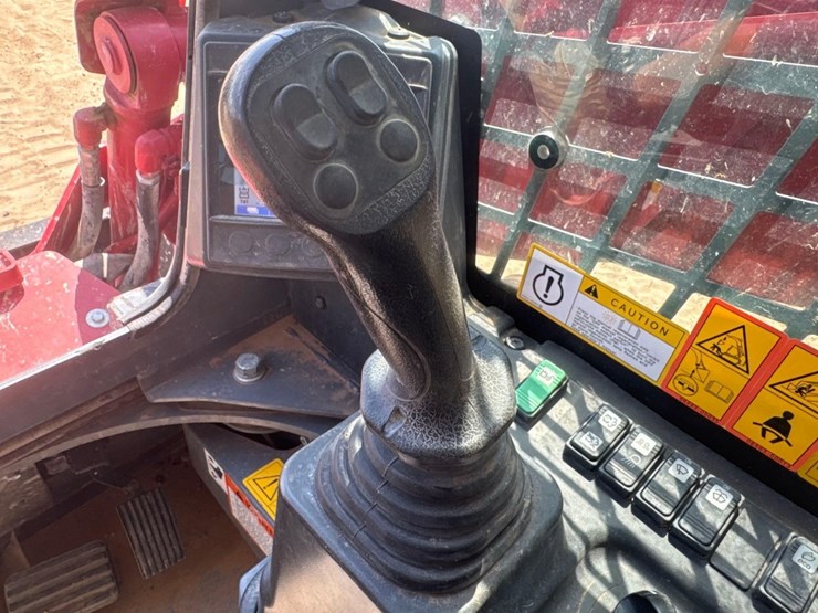 2023-takeuchi-tl10v2-image-29