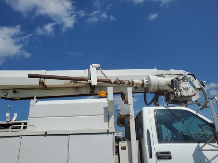 #359-•-1997-gmc-c7500-digger-derricks-truck-image-29