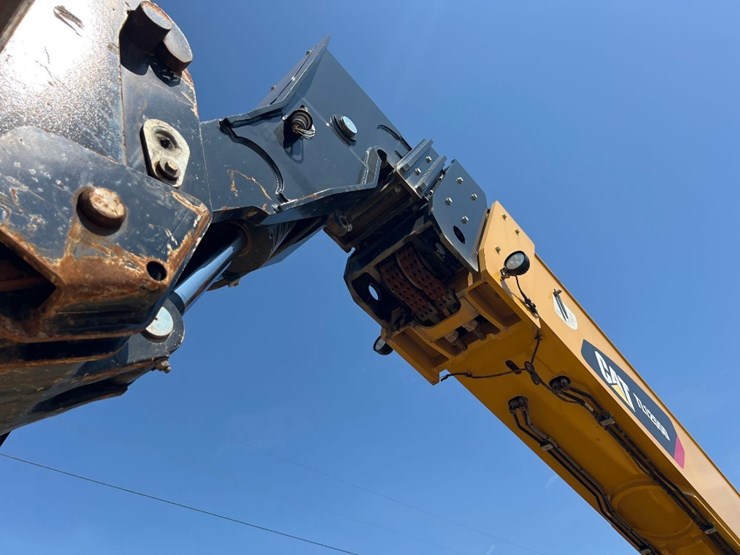 2020-caterpillar-tl1255d-image-11