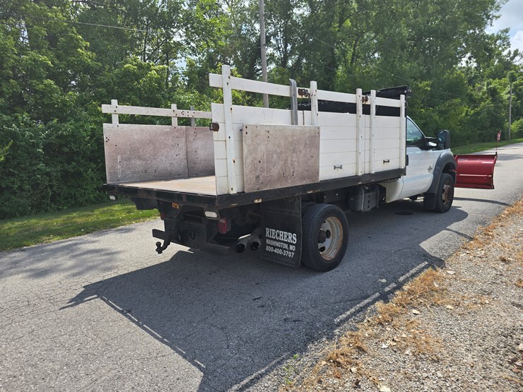 2011-ford-f550-image-30
