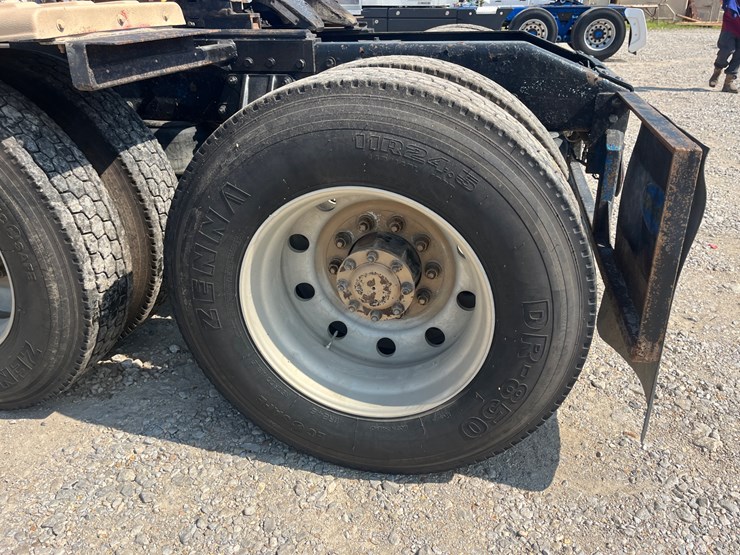2000-peterbilt-378-image-8