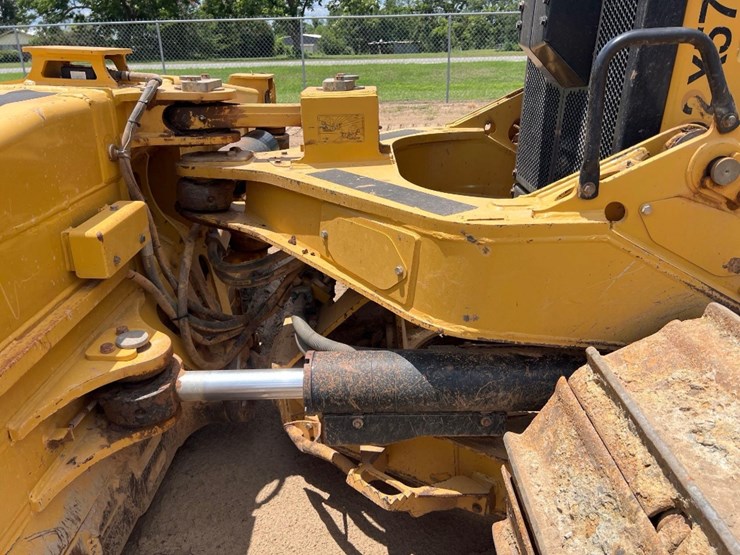 2019-caterpillar-d6-lgp-image-29