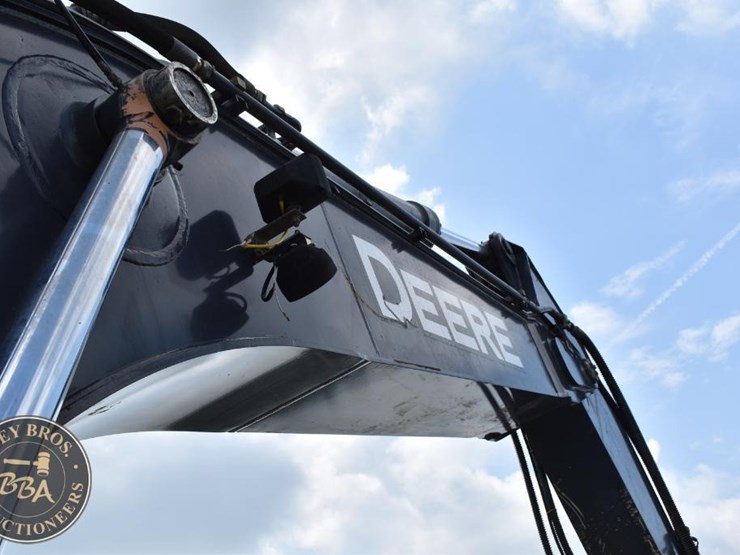 2013-deere-350g-lc-image-47