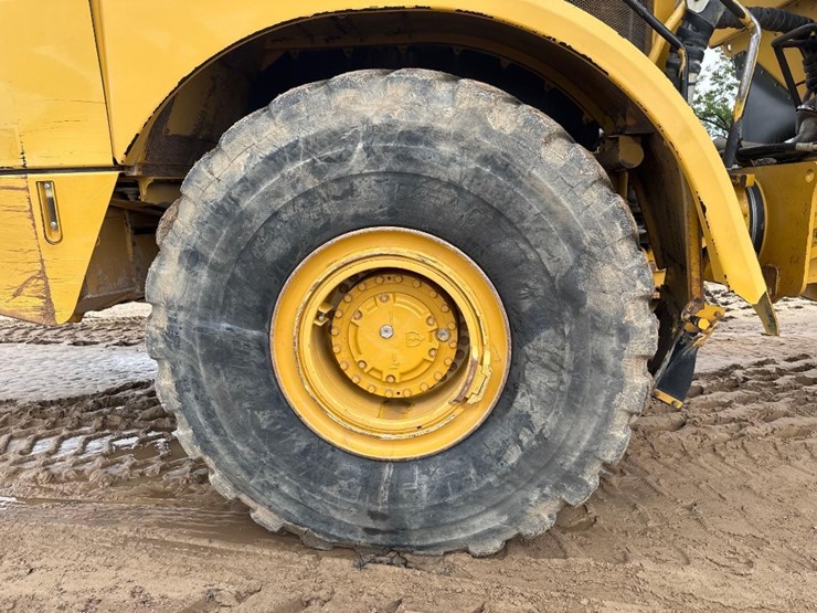 2015-caterpillar-745c-image-11