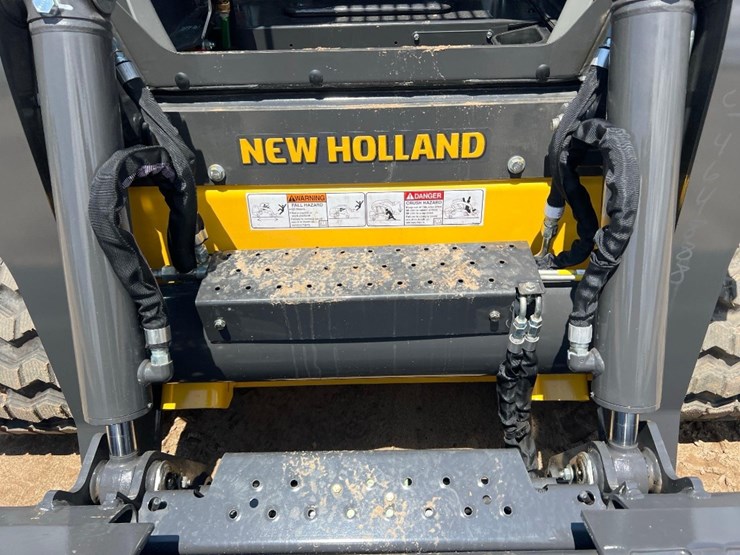 new-holland-c332-image-10
