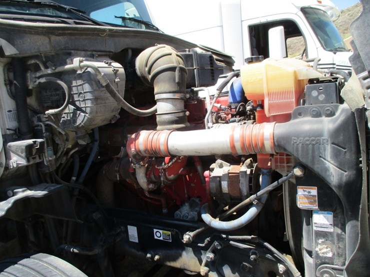 2016-peterbilt-579-image-5