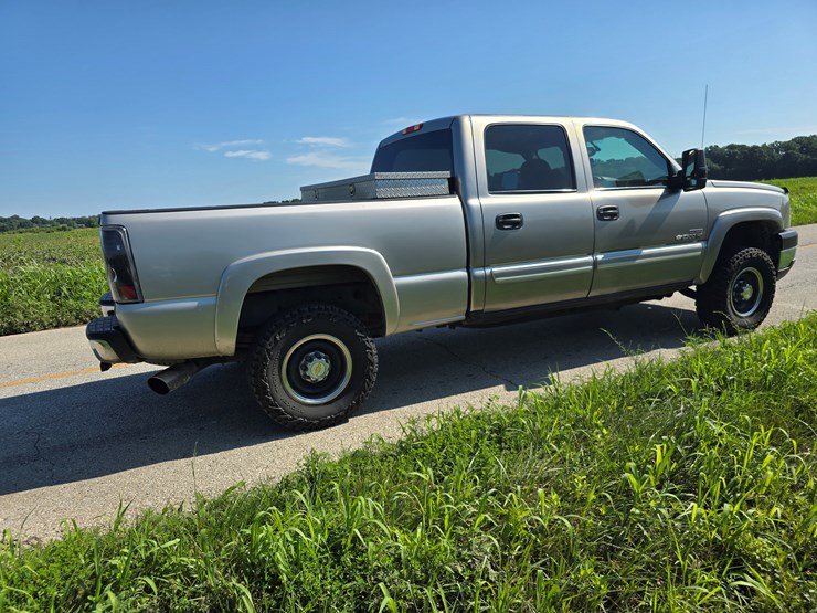 2003-chevrolet-2500-image-31