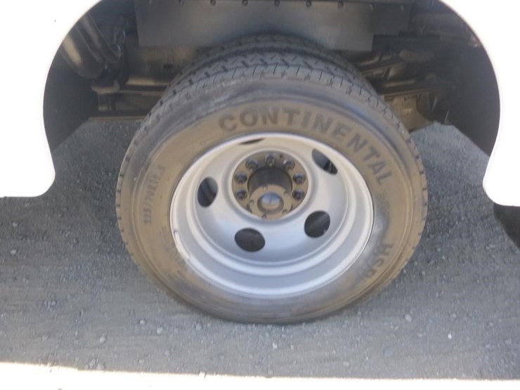 2000-gmc-3500-image-25