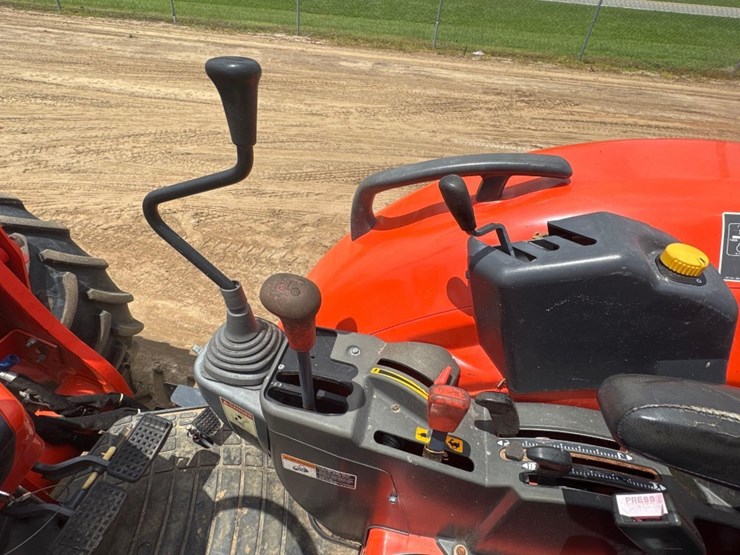 kubota-m7060-image-25
