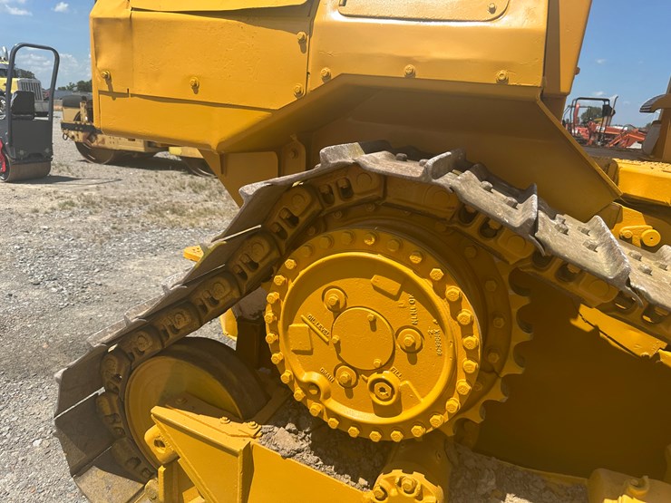caterpillar-d4h-image-20