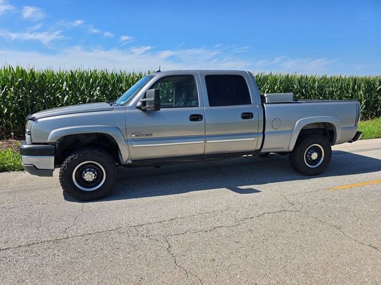 2003-chevrolet-2500-image-8