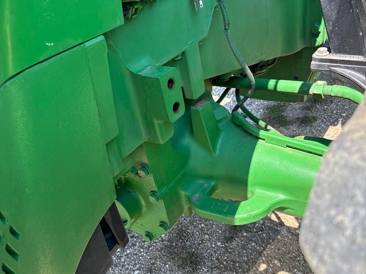 2013-john-deere-8260r-image-44