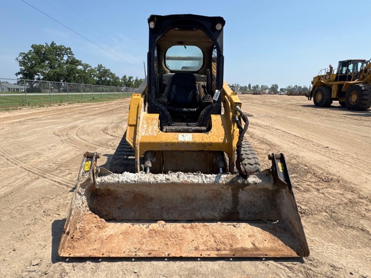 2016-caterpillar-259d-image-3