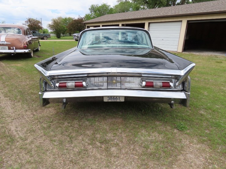 1960-lincoln-4dr-ht-image-6