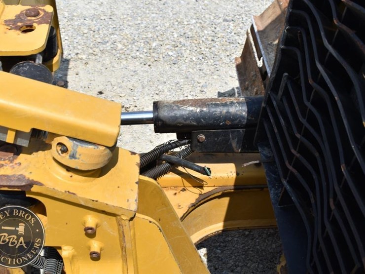 2019-caterpillar-d5k-lgp-image-41
