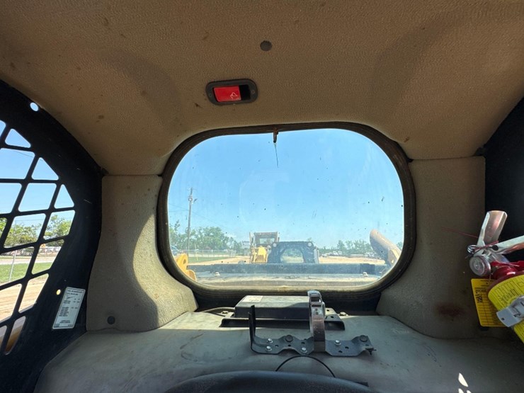 2020-caterpillar-279d3-image-46