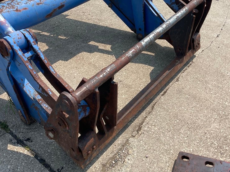 new-holland-72lb-image-16