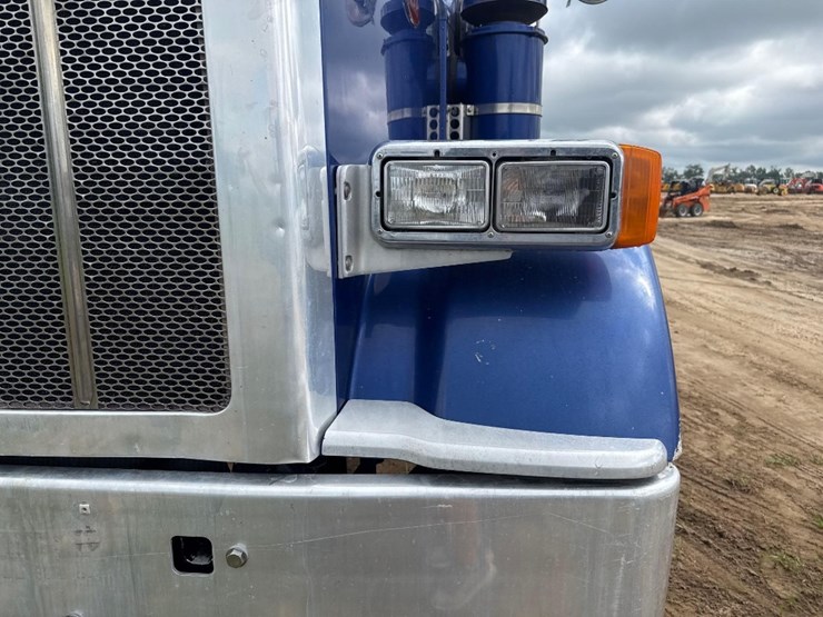 2011-peterbilt-367-image-20