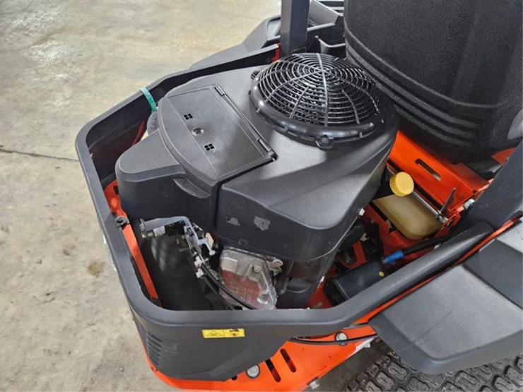 #384-•-kubota-z122rkw-zero-turn-mower-image-12