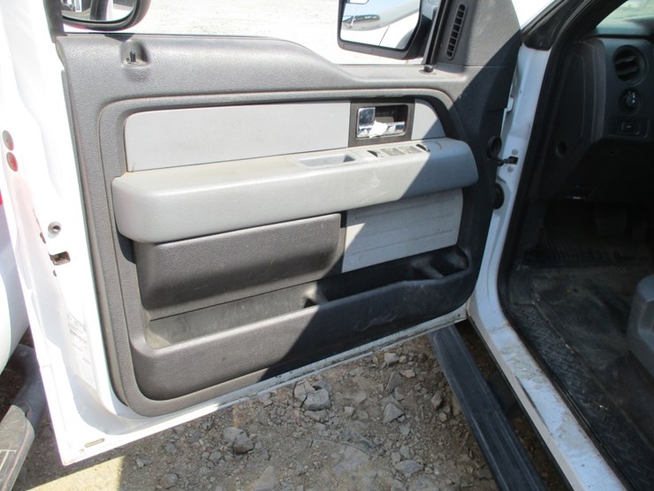 2013-ford-f150-xl-image-11