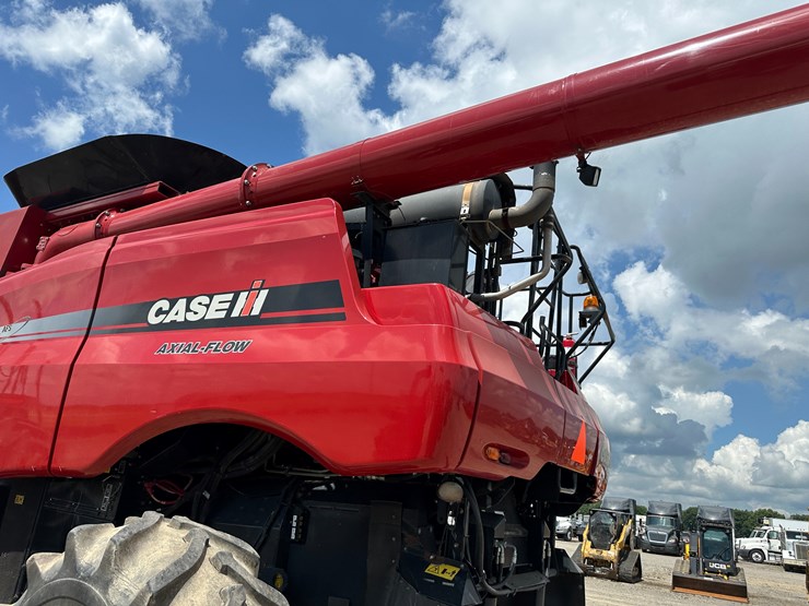 2012-case-ih-7230-image-22