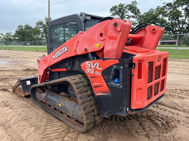2016-kubota-svl95-2s-image-2