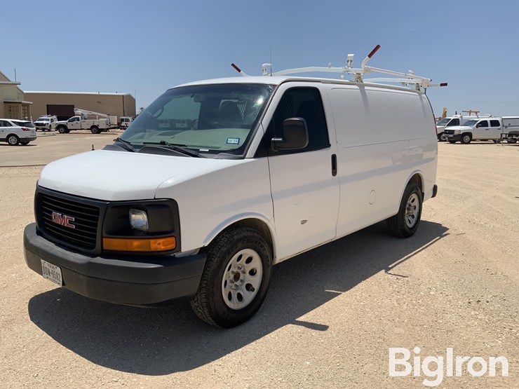 2014-utility-van-image-1