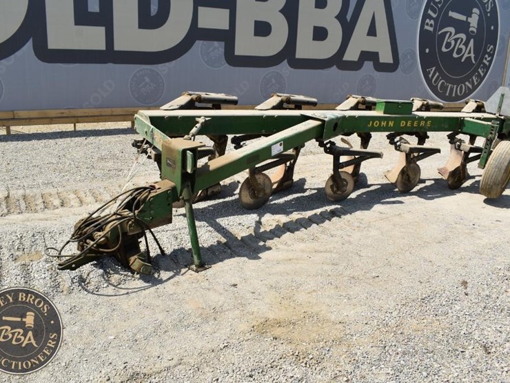 john-deere-2700-image-3