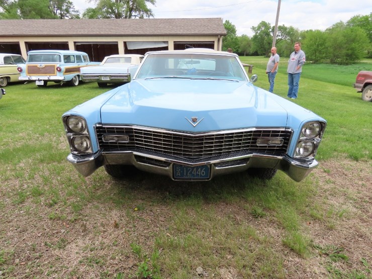 1967-cadillac-deville-convertible-image-2
