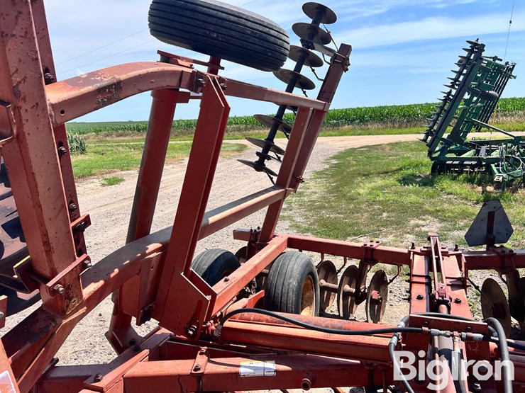 massey-ferguson-820-image-17