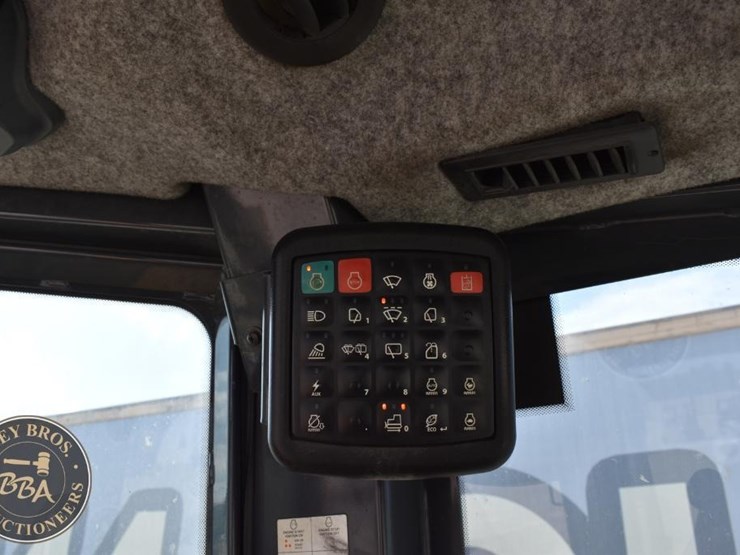 2019-deere-750k-lgp-image-72