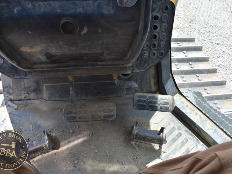 2014-komatsu-d51exi-22-image-85