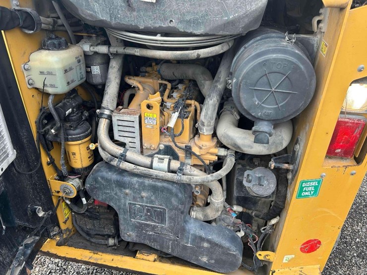2018-caterpillar-259d-image-13