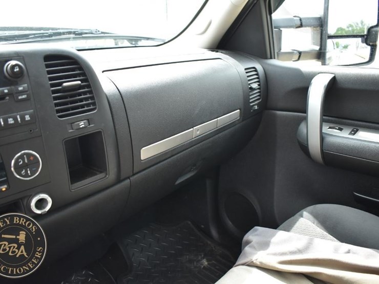 2007-gmc-sierra-2500-image-50