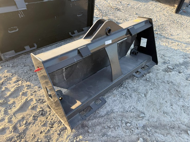 #2083-•-kc-skid-steer-singe-hay-spear-inv#:-25301-image-1